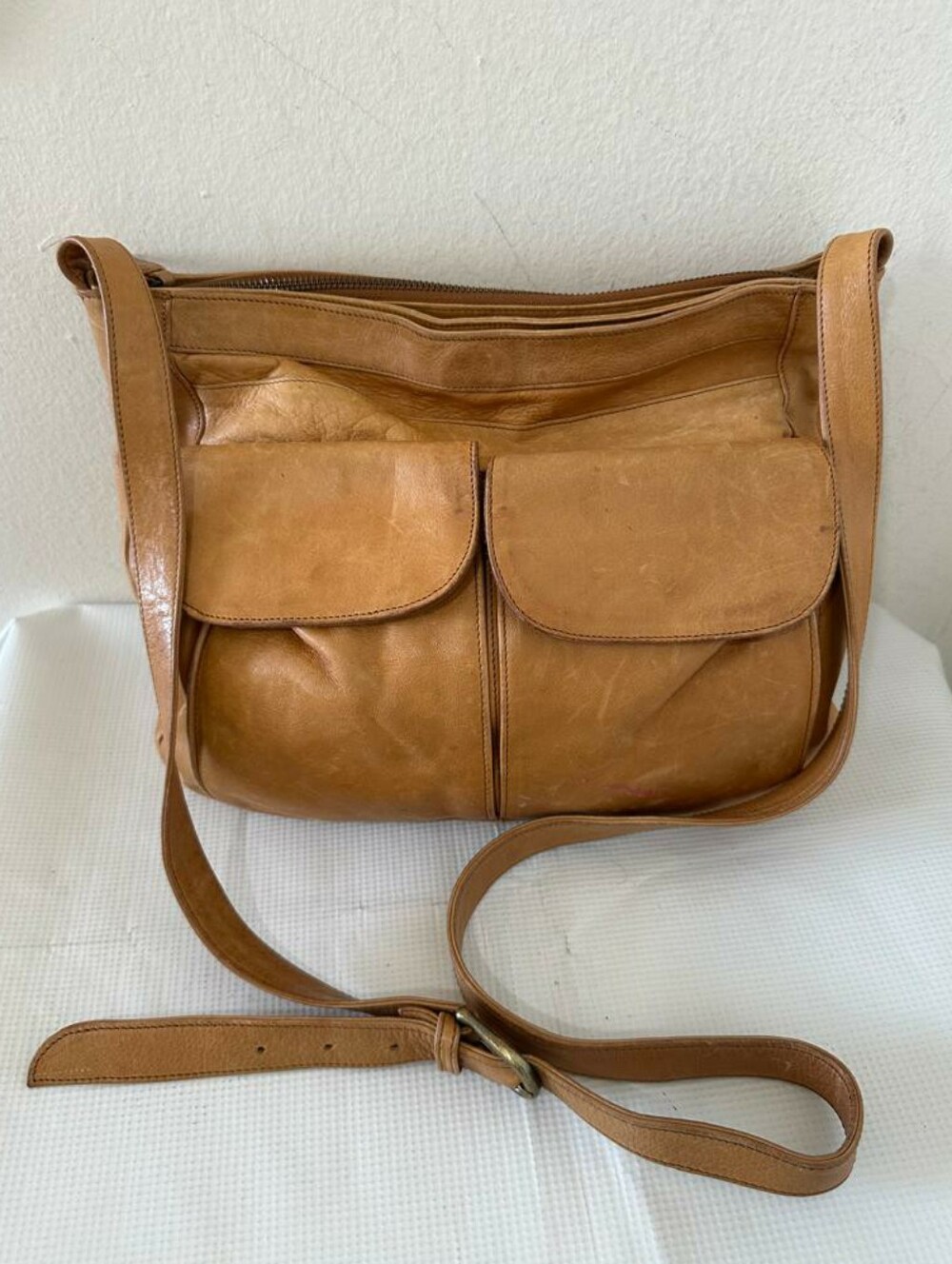 Vintage Boulder Ridge Glove Tanned Cowhide Leather Crossbody Pocket Purse Tan